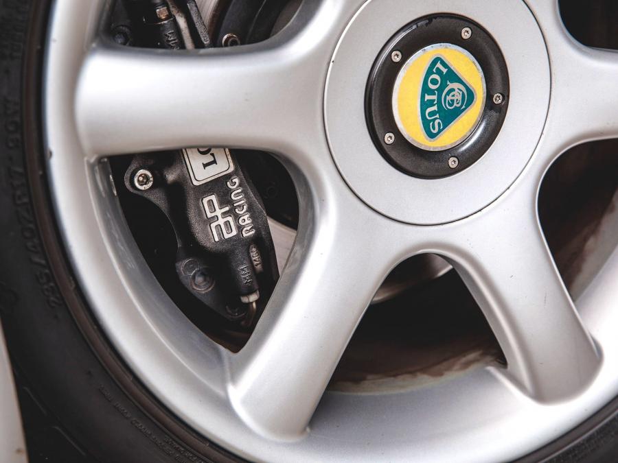 Колеса Lotus Esprit V8 SE 2001 года  (фото 40 из 66)